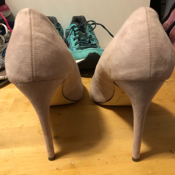 Tan Heels - Picture 5 of 6